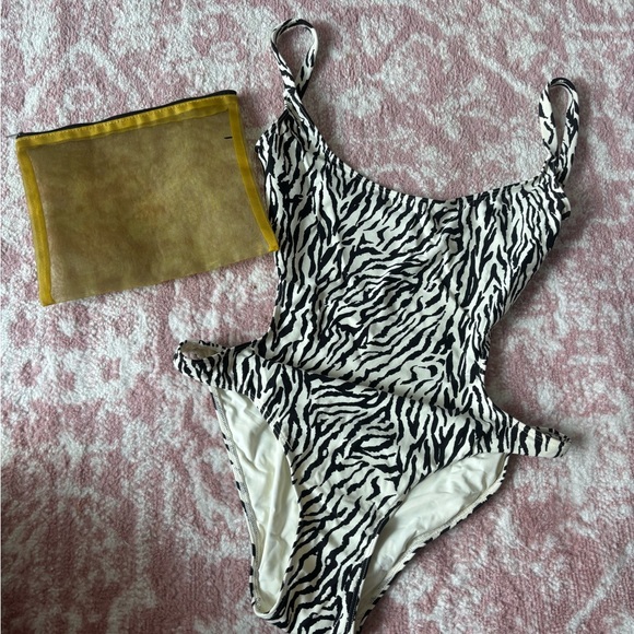 Sauvage Zebra One Piece size Medium - Picture 2 of 7